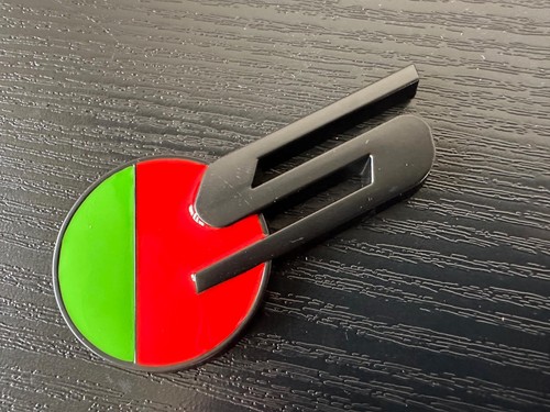 Black round badge red green - s,