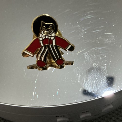 Character enamel pin badge - badge,